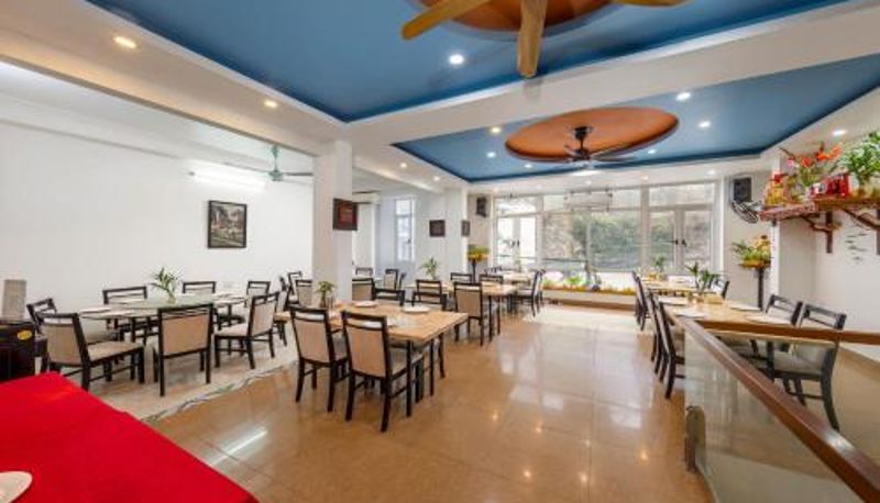 Sala de desayunos dentro del restaurante - Catba Cannon Fort Hotel & Spa