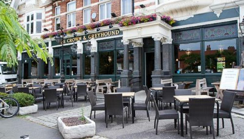 Sala de desayunos dentro del restaurante - The Crown & Greyhound by Innkeeper's Collection