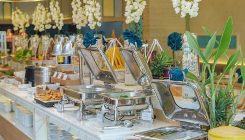 Restoran içinde kahvaltı salonu - Seaesta Nha Trang Hotel