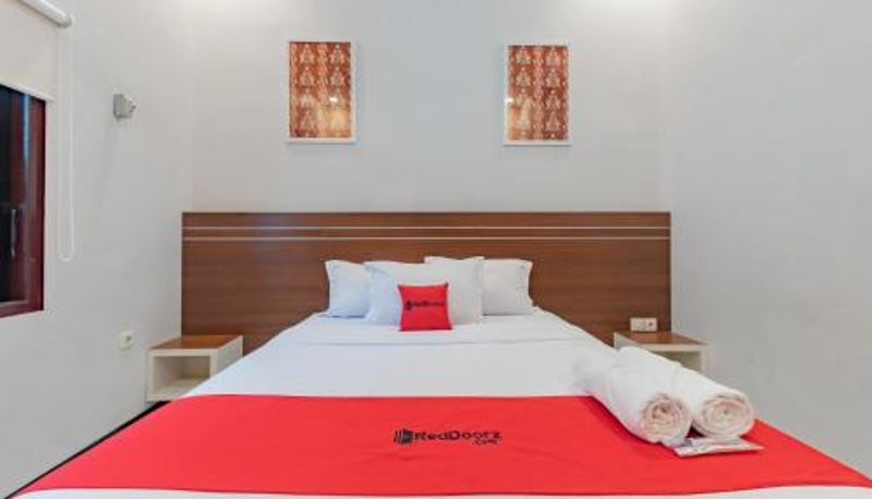 Zimmer - RedDoorz Plus at Orange Diponogoro Palangkaraya
