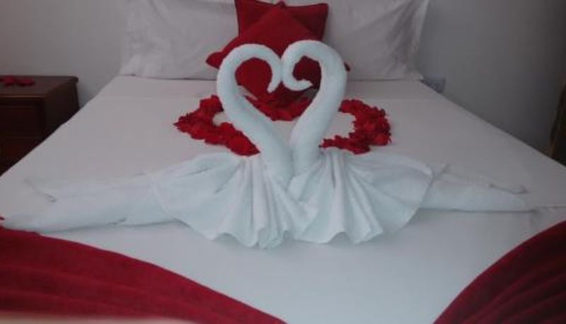 Info - Mintaka Hotel + Lounge