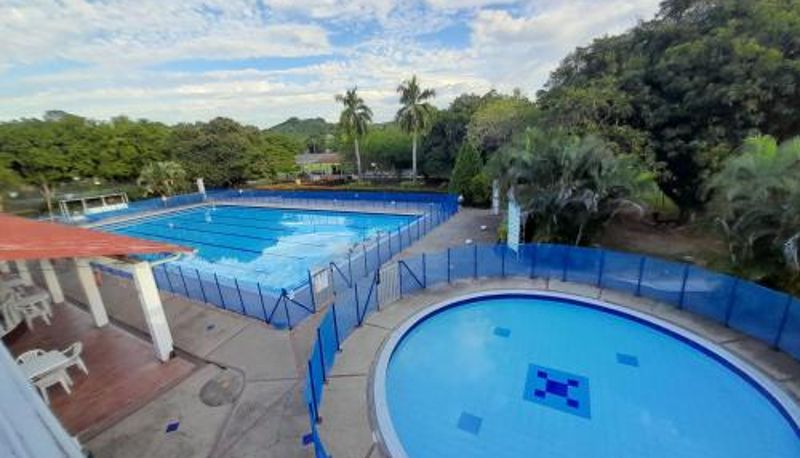 Piscina - Hotel Campestre CENVATURS