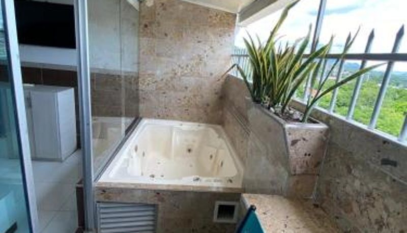 Info - Hotel Suite Royal