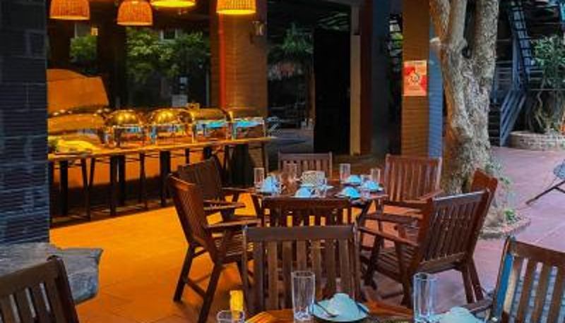 Sala de desayunos dentro del restaurante - Catba Oasis Bungalows