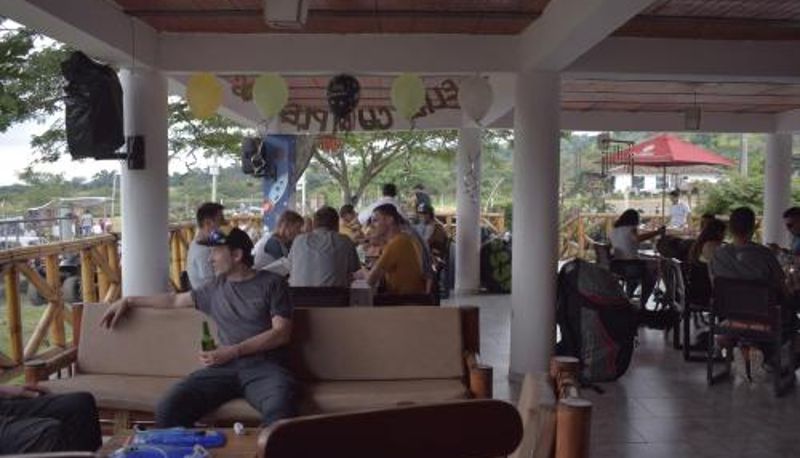 Frühstücksraum innerhalb des Restaurants - Dedalos Fly House