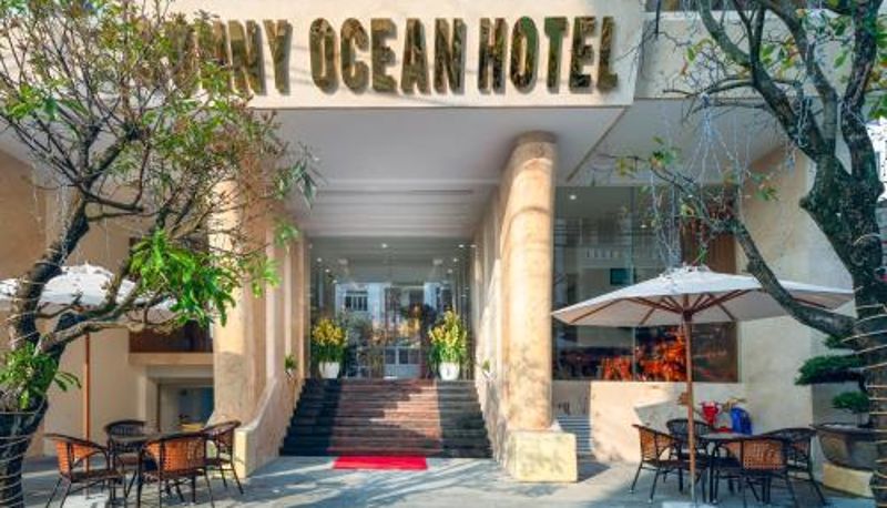 Buitenruimte van het hotel - Sunny Ocean Hotel & Spa