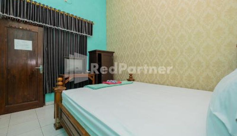 Kamer - Hotel Wisata Ziarah Sunan Bonang Syariah Mitra RedDoorz
