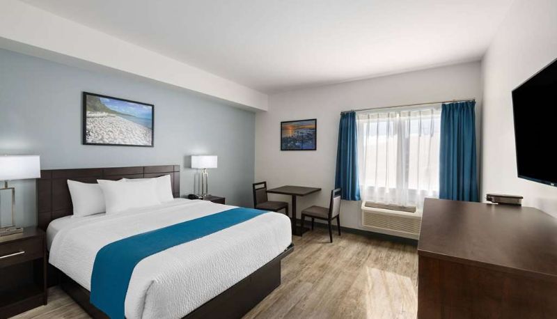 Camera - Travelodge by Wyndham Marathon