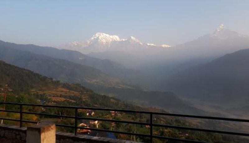 Info - Mone's Mountain View Hotel
