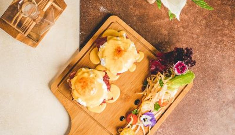 Sala śniadaniowa w restauracji - استراحة الفيحاء AL Feyhaa Resthouse