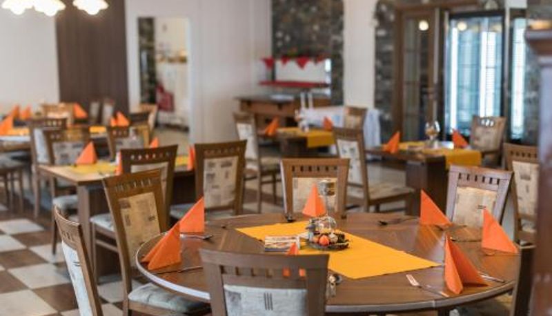 Frühstücksraum innerhalb des Restaurants - Hotel Jakec Trije kralji na Pohorju