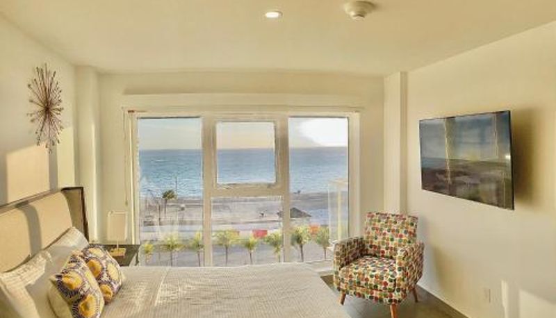 Daire - Ocean View Condo overlooking the Caribbean Sea at Harbour House