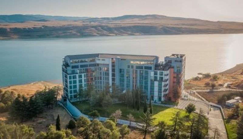 Otel açık alanı - Trademark Collection by Wyndham GINO Seaside Tbilisi