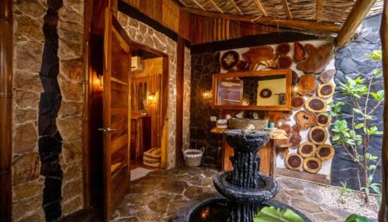 Banyo - Ocho Artisan Bungalows