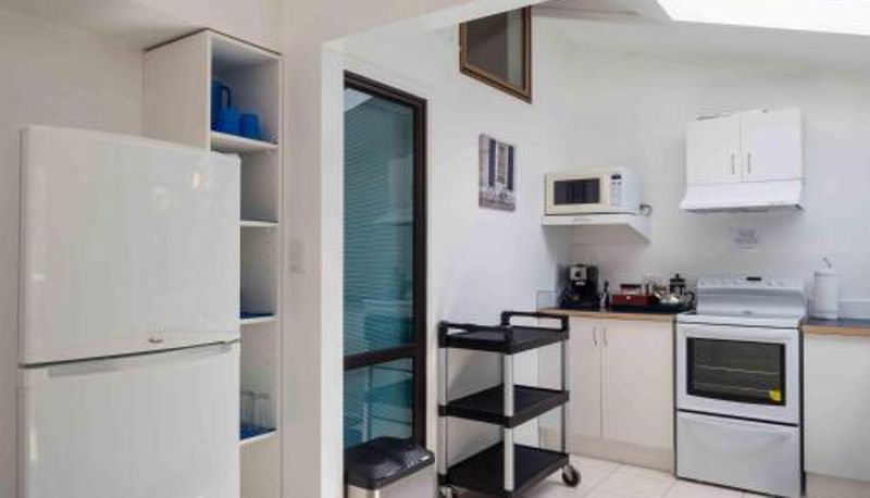 Daire - By the Bay Beachfront Apartments