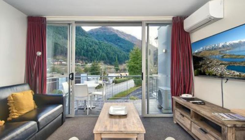Standardzimmer - The Whistler Holiday Apartments