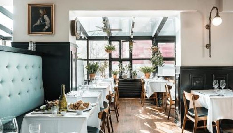 Restoran içinde kahvaltı salonu - Torg Apartments