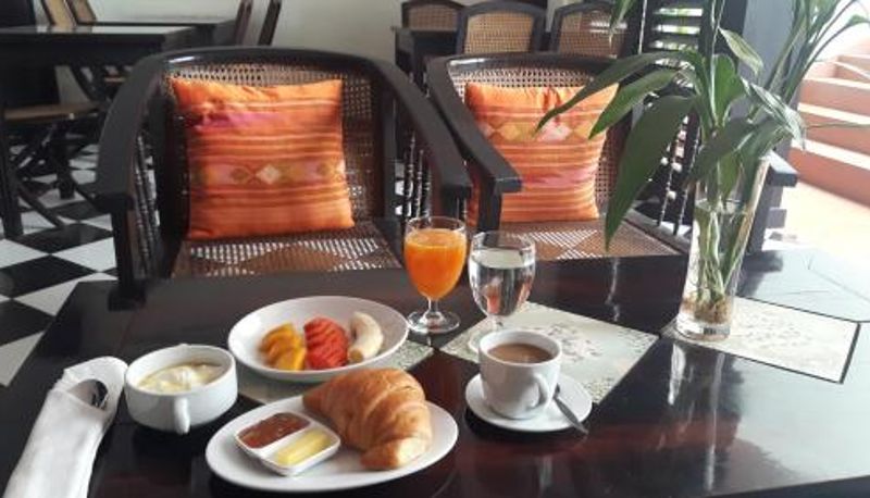 レストラン内の朝食ルーム - Hotel Khamvongsa