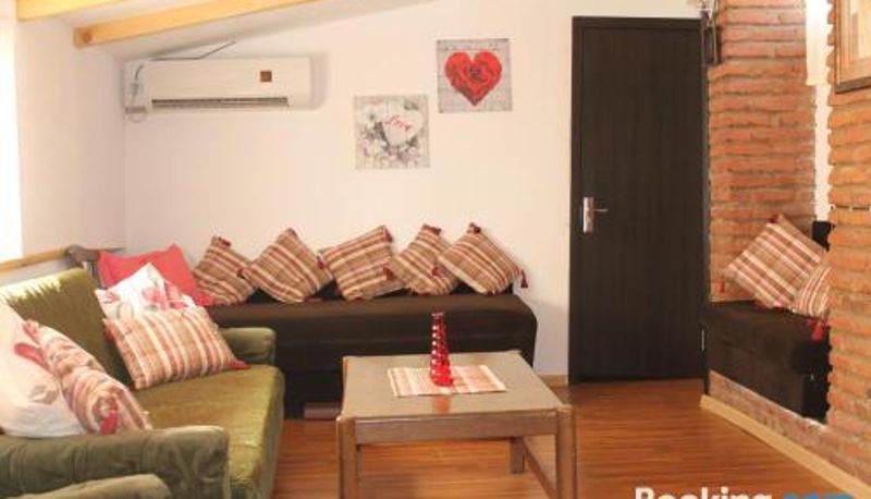 Apartment - Bright Cozy King Bed Studio Apartment in Tbilisi Center