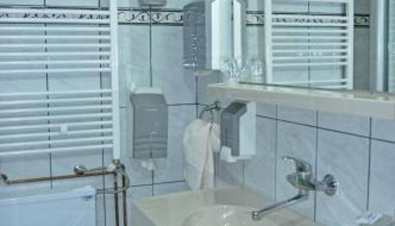 Info - Hotel Simpo Pržar