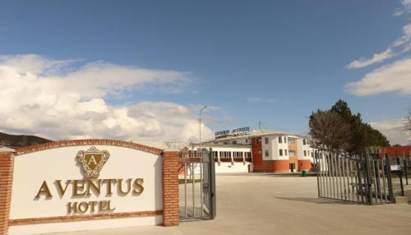 Otel açık alanı - Aventus Hotel