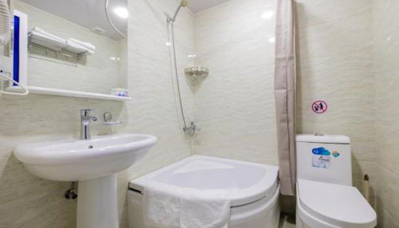 Badezimmer - Hotel Billuri Sitora