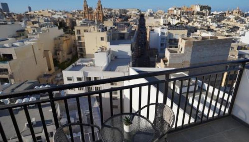 Teras - The Londoner Hotel Sliema