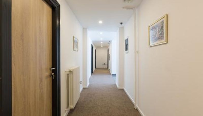 Kamer - Premium Crown Suites
