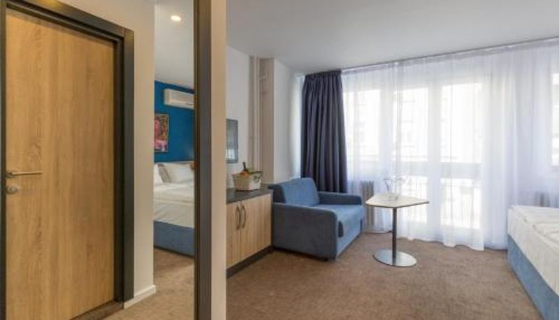 Info - Premium Crown Suites