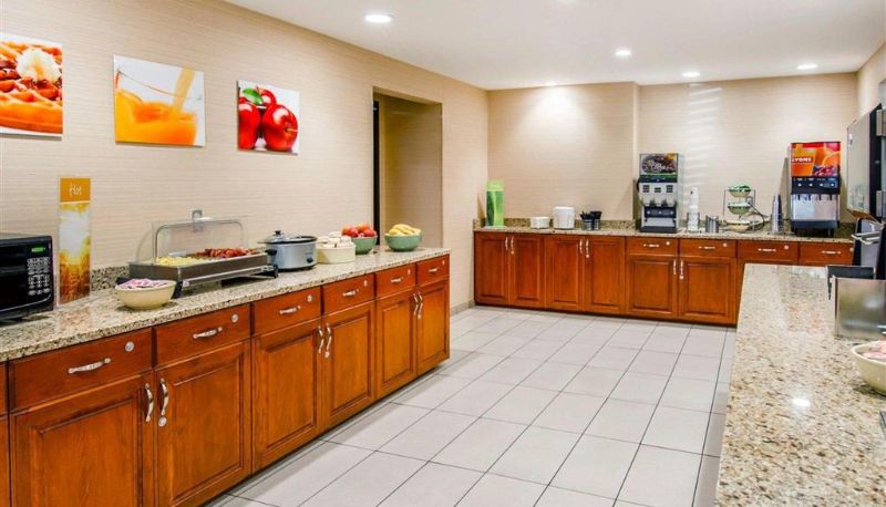 Restaurant - Quality Inn Oakwood