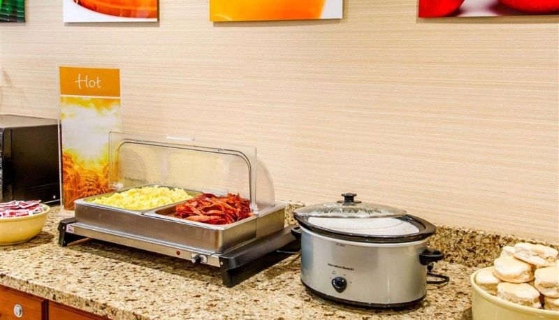 Restaurant - Quality Inn Oakwood