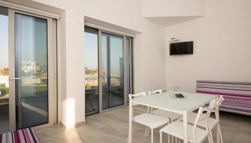 Apartamento - Christopher's Sandy Beach Suites