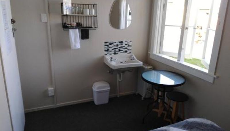 Info - Hokitika Pioneer Hotel