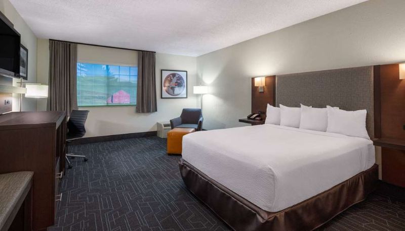 Room - Ramada by Wyndham Spokane Airport