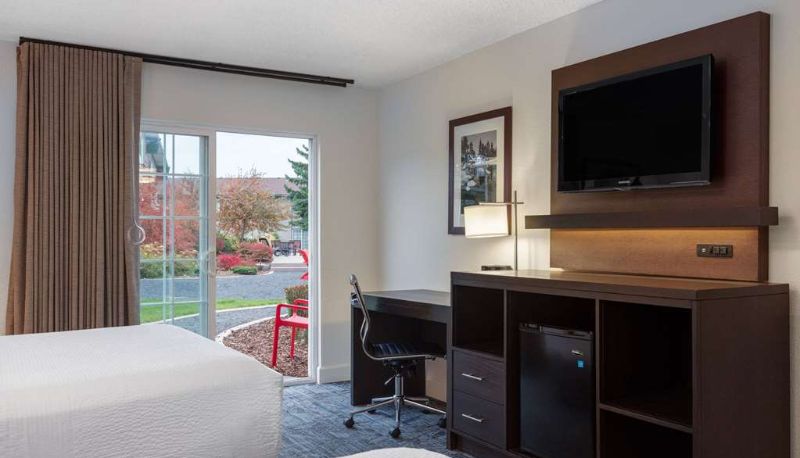 Room - Ramada by Wyndham Spokane Airport