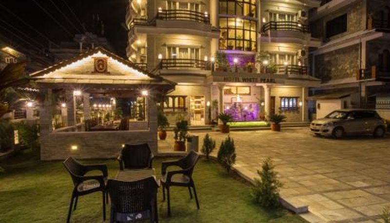 Hotel outdoor area - Hotel White Pearl