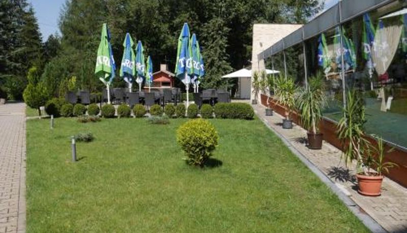Otel açık alanı - Hotel Carpați