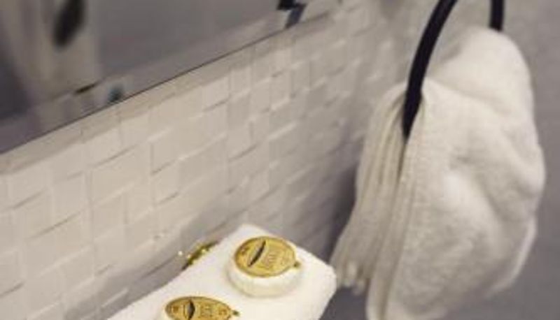 Bathroom - Octava Boutique Hotel