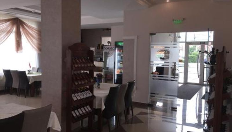 Restoran içinde kahvaltı salonu - Hotel-Restaurant Oscar