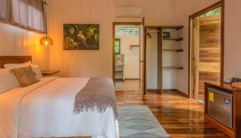 Camera - El Nido Jungle Lodge