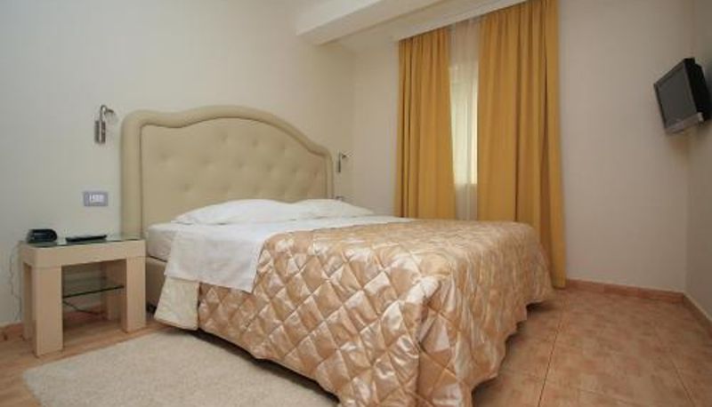 Room - Aparthotel Natalia Podgora