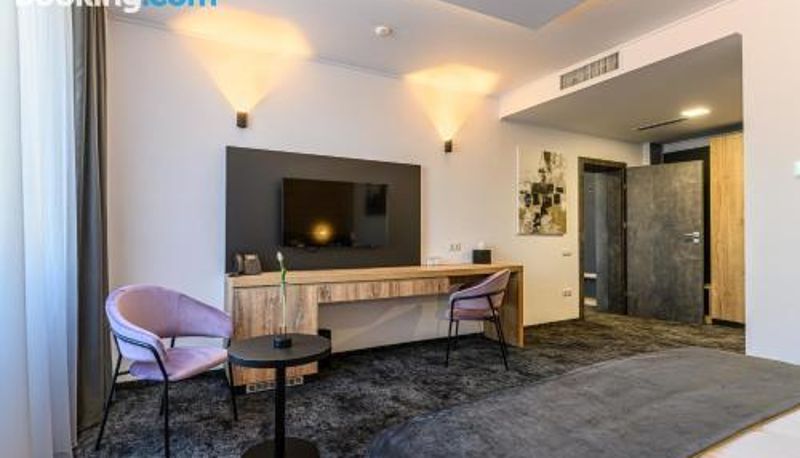 Familienzimmer - B The Hotel