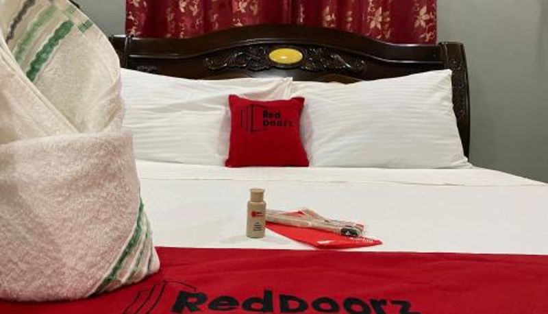 Pokój - RedDoorz Plus @ Lhexlyn Resort San Narciso