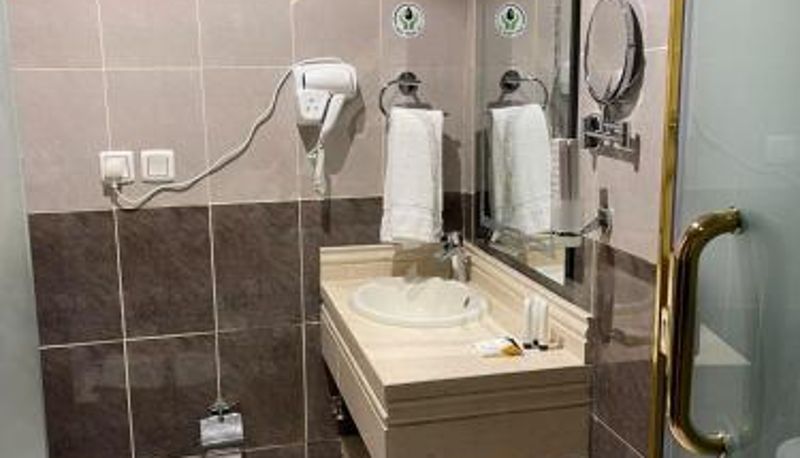 Bagno - Smayah Residence Hotel - Riyadh international Convention & Exhibition center