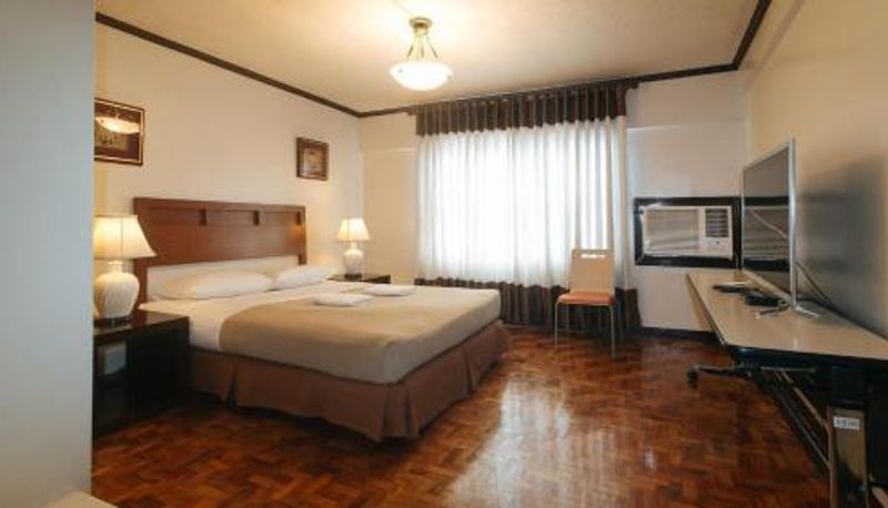 Oda - El Rico Suite Makati by RedDoorz