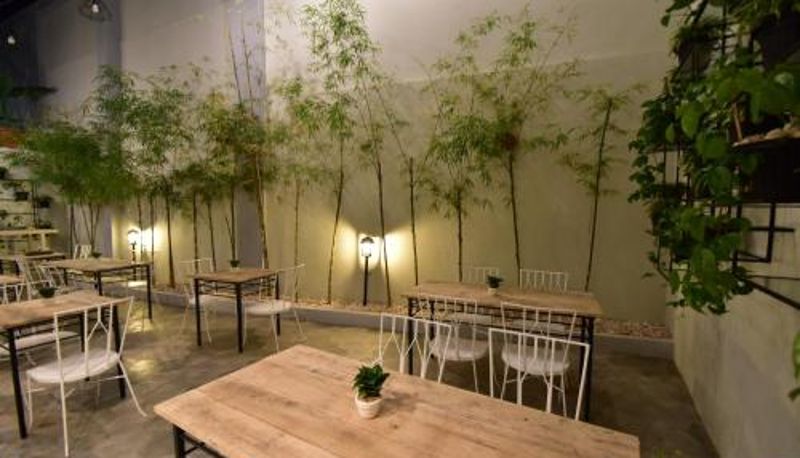 Sala de desayunos dentro del restaurante - Almont City Hotel