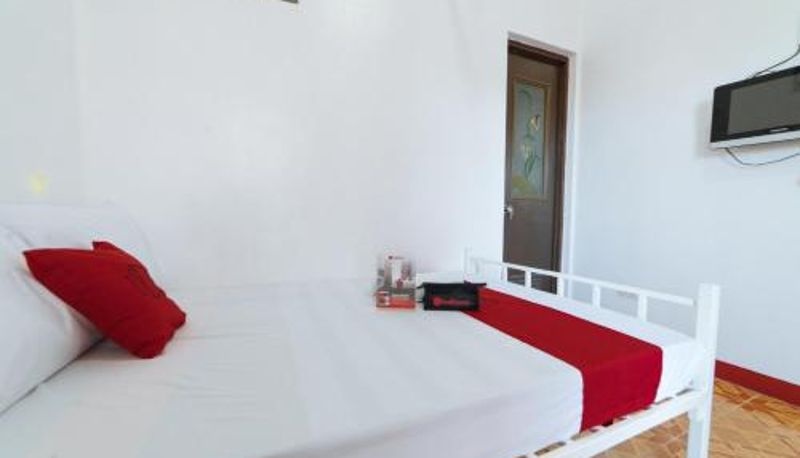 Quarto - RedDoorz at Pag Asa Rawis Legazpi