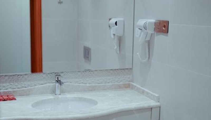 Info - Khazar Inji Hotel