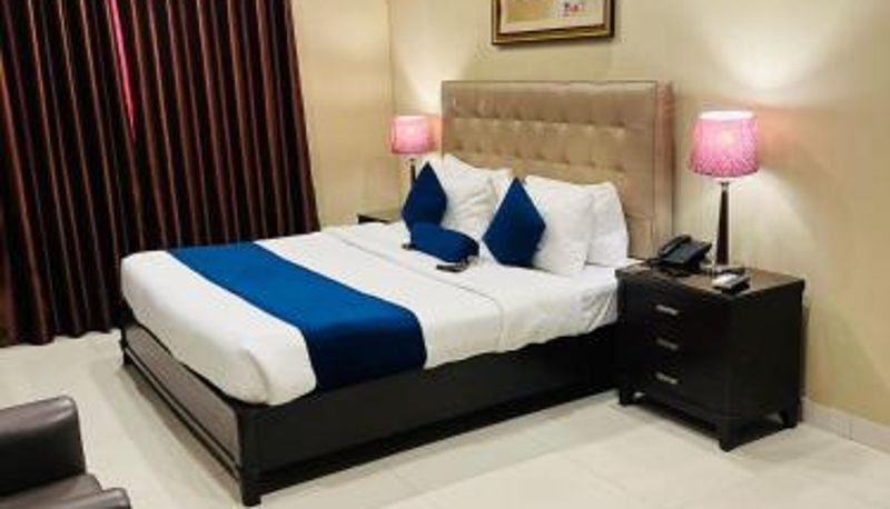 Zimmer - Grand Regent Hotel and Suites