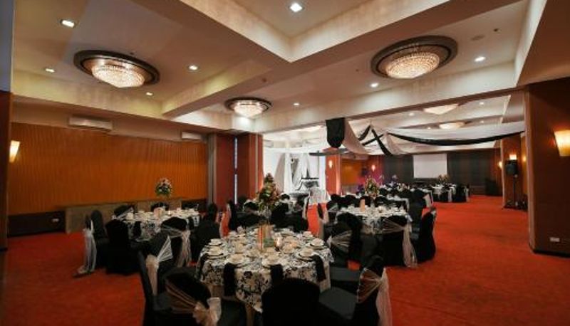 Info - Paseo Premiere Hotel